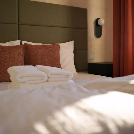 Grand Terrace 4 By Vallettastay